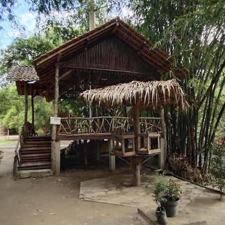 Gerbang Banyu Langit Cottage Bantul Kültér fotó