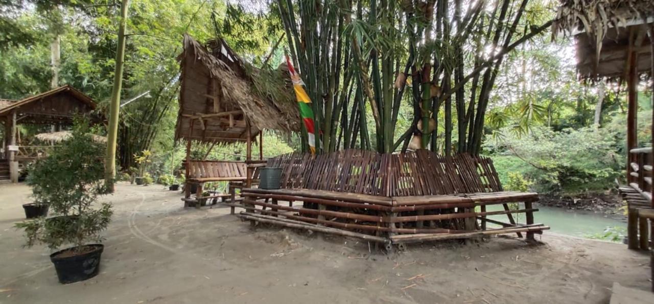 Gerbang Banyu Langit Cottage Bantul Kültér fotó