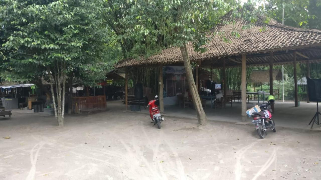 Gerbang Banyu Langit Cottage Bantul Kültér fotó