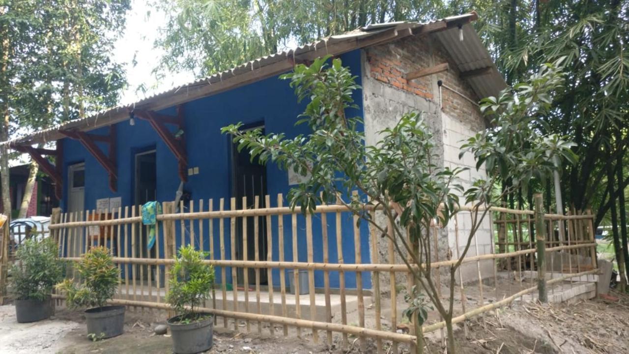 Gerbang Banyu Langit Cottage Bantul Kültér fotó