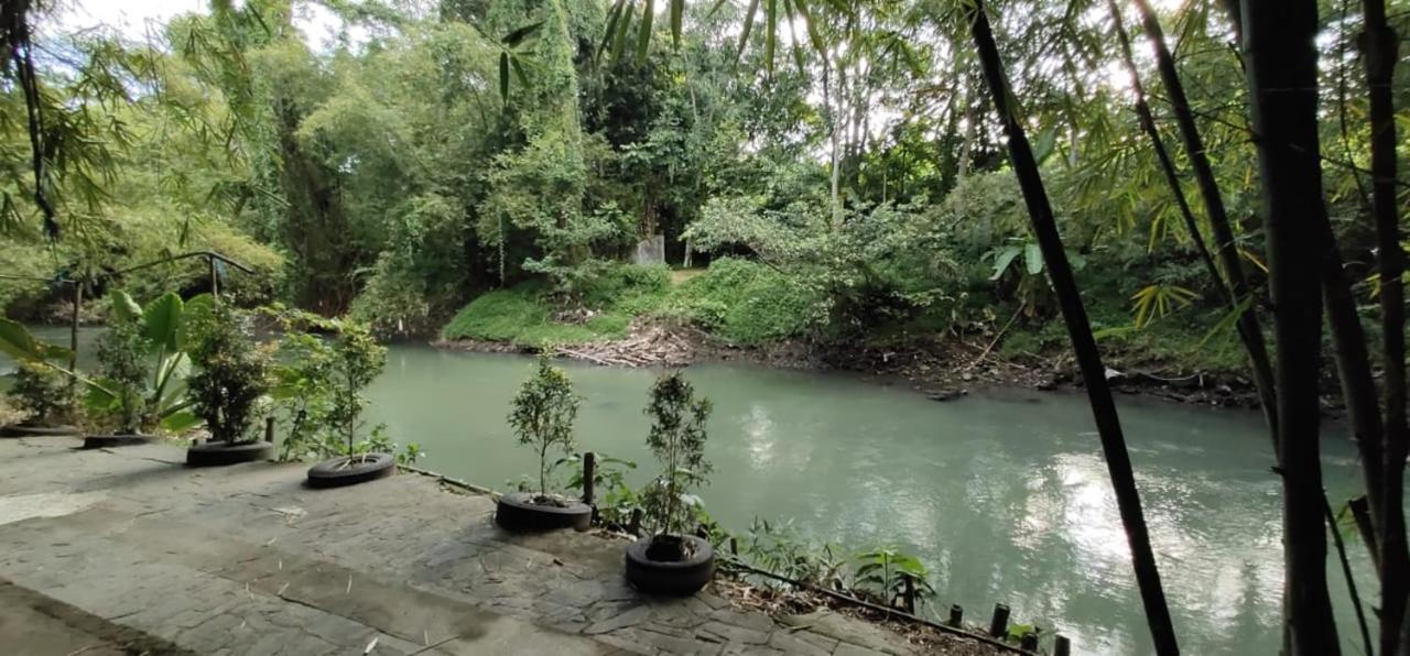 Gerbang Banyu Langit Cottage Bantul Kültér fotó